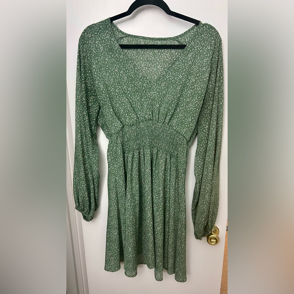 Green balloon Sleeve Dress